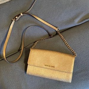Michael Kors Crossbody wallet